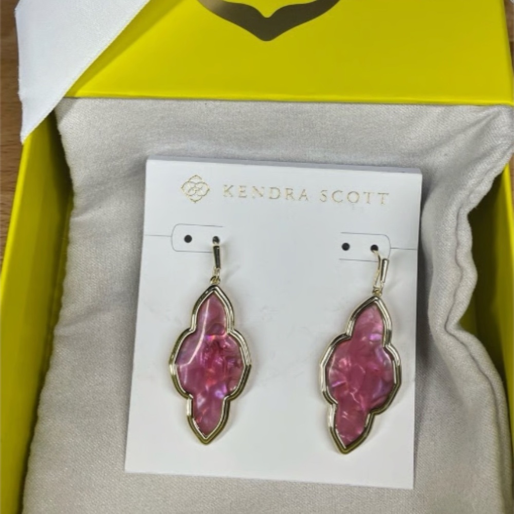KENDRA SCOTT Abbie Gold Necklace in Burgundy Illusion NWT